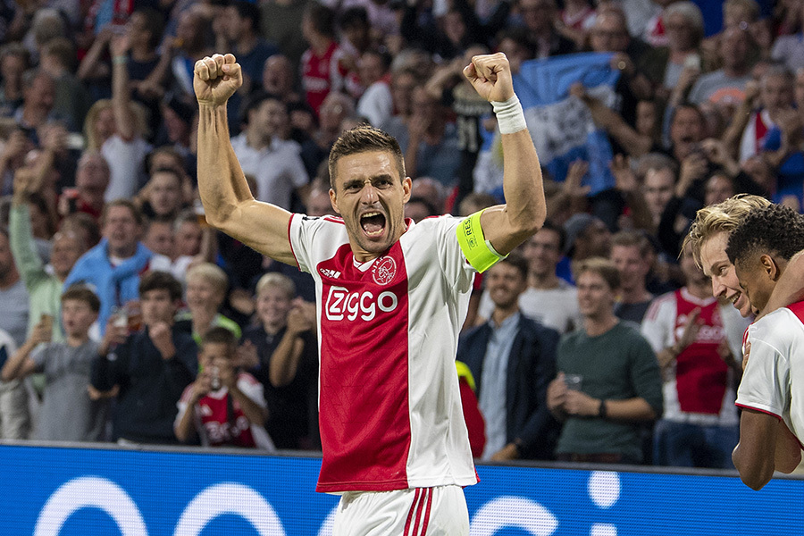 既克制又不 既克制又不