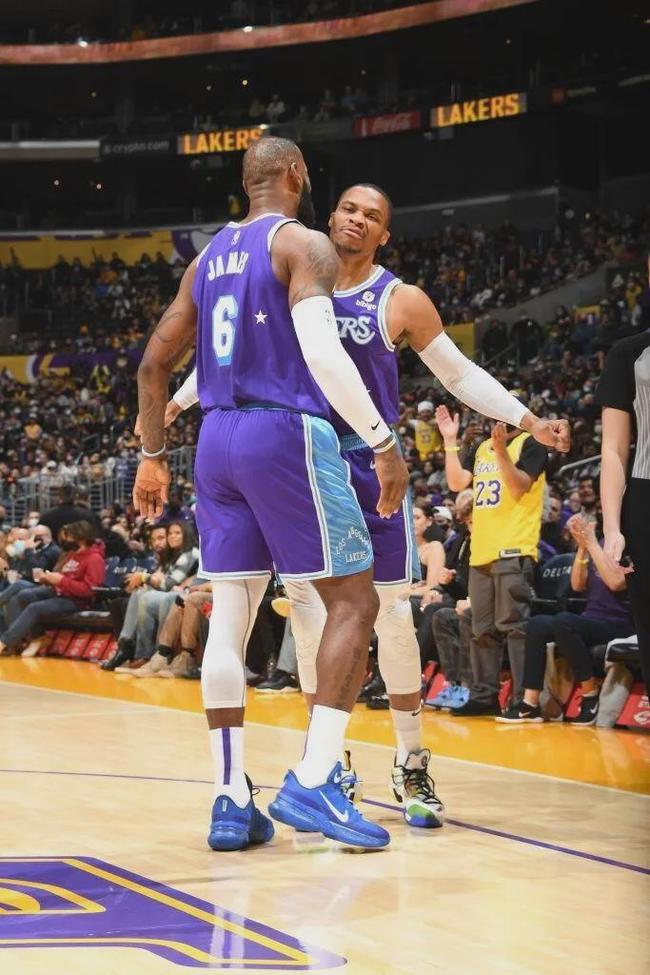 率领先的情 率领先的情